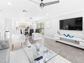 9187 Norte Lago 5b, Boca Raton FL 33428