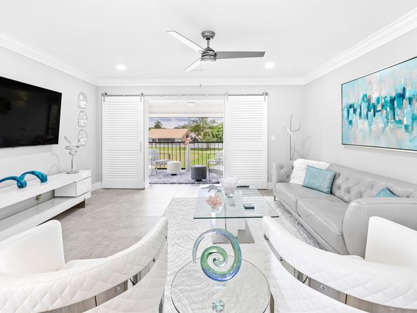 9187 Norte Lago 5b, Boca Raton FL 33428