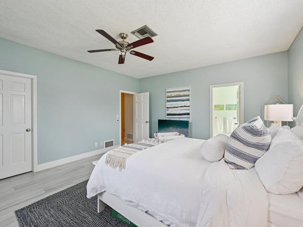 257 N Country Club Drive, Atlantis FL 33462