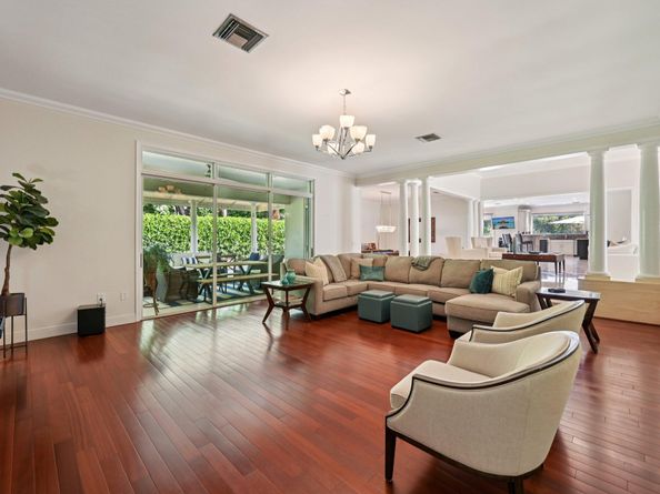 257 N Country Club Drive, Atlantis FL 33462