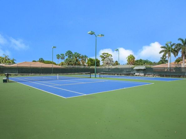 257 N Country Club Drive, Atlantis FL 33462