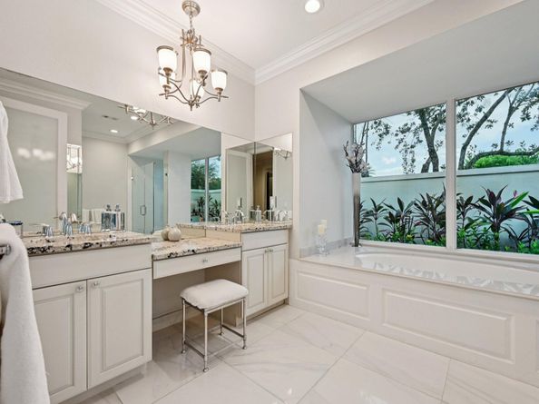 257 N Country Club Drive, Atlantis FL 33462