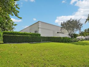 257 N Country Club Drive, Atlantis FL 33462