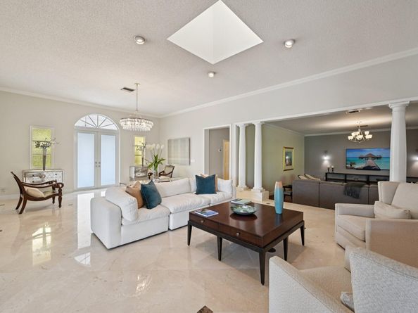 257 N Country Club Drive, Atlantis FL 33462