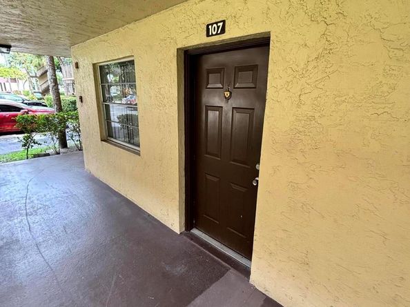 3121 NW 47th Terrace 107, Lauderdale Lakes FL 33319
