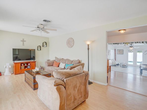 2012 NW 11th Avenue, Fort Lauderdale FL 33311
