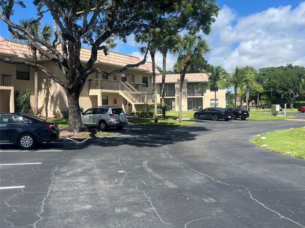 6796 Palmetto Cir 202, Boca Raton FL 33433