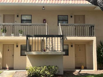 6796 Palmetto Cir
