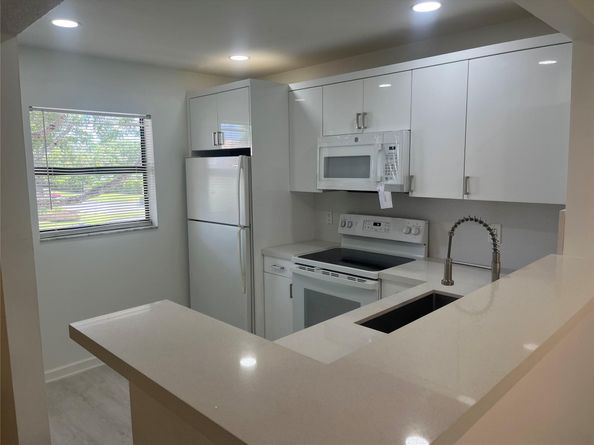 6796 Palmetto Cir 202, Boca Raton FL 33433