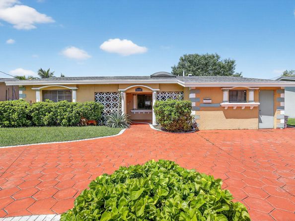 3516 E Shore Road, Miramar FL 33023