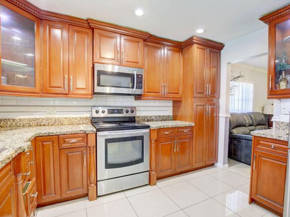 3516 E Shore Road, Miramar FL 33023
