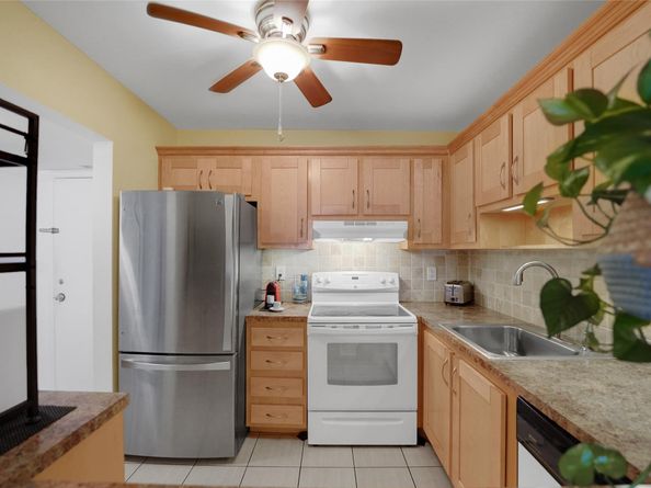 257 S Cypress Road 401, Pompano Beach FL 33060