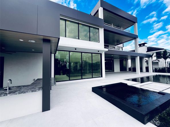 23 Isla Bahia Dr, Fort Lauderdale FL 33316