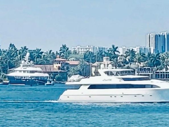 23 Isla Bahia Dr, Fort Lauderdale FL 33316