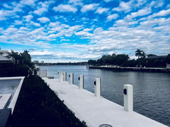 23 Isla Bahia Dr, Fort Lauderdale FL 33316