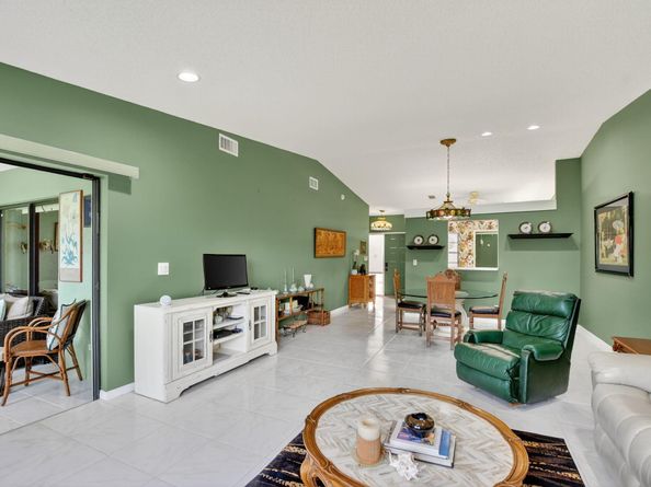 6096 Kings Gate Circle, Delray Beach FL 33484