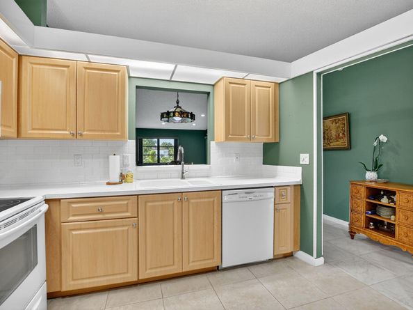 6096 Kings Gate Circle, Delray Beach FL 33484