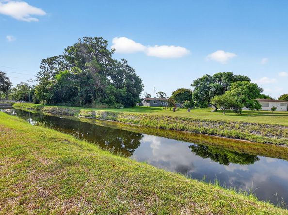 6096 Kings Gate Circle, Delray Beach FL 33484