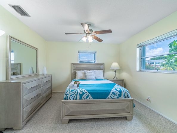 135 NW 14th Street, Boynton Beach FL 33426