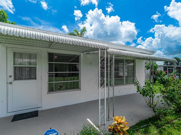 135 NW 14th Street, Boynton Beach FL 33426