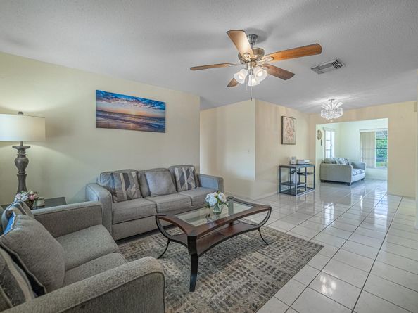 135 NW 14th Street, Boynton Beach FL 33426
