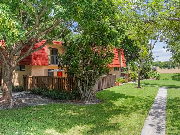 8141 Severn Drive B, Boca Raton FL 33433