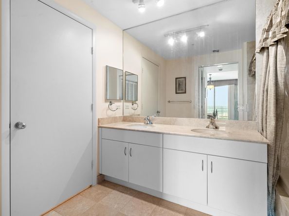 801 Brickell Key Blvd 2903, Miami FL 33131