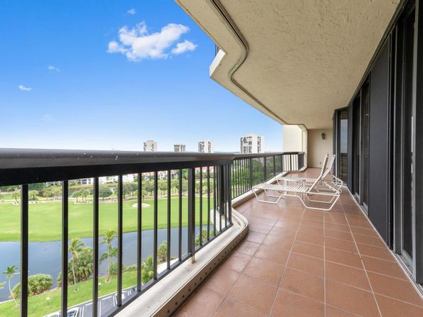 1900 Consulate Place 1005, West Palm Beach FL 33401