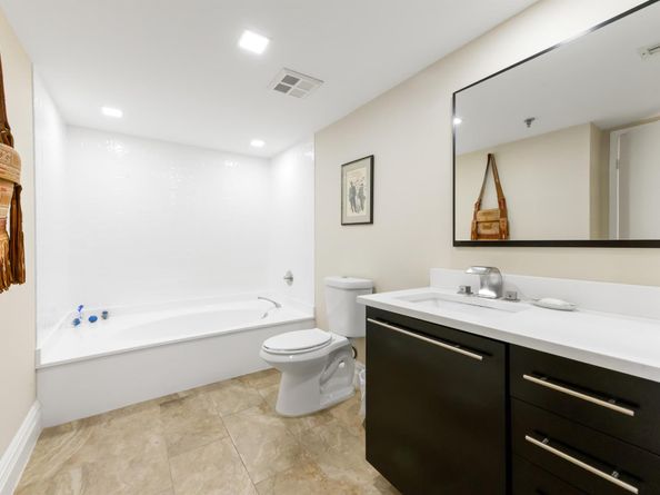 1900 Consulate Place 1005, West Palm Beach FL 33401