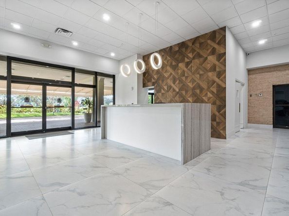 1900 Consulate Place 1005, West Palm Beach FL 33401