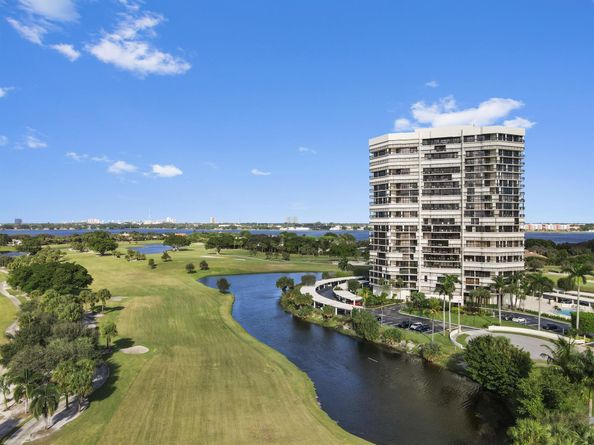 1900 Consulate Place 1005, West Palm Beach FL 33401