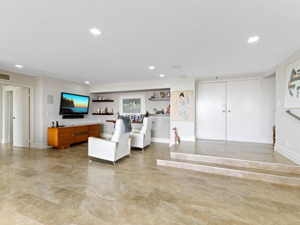 1900 Consulate Place 1005, West Palm Beach FL 33401