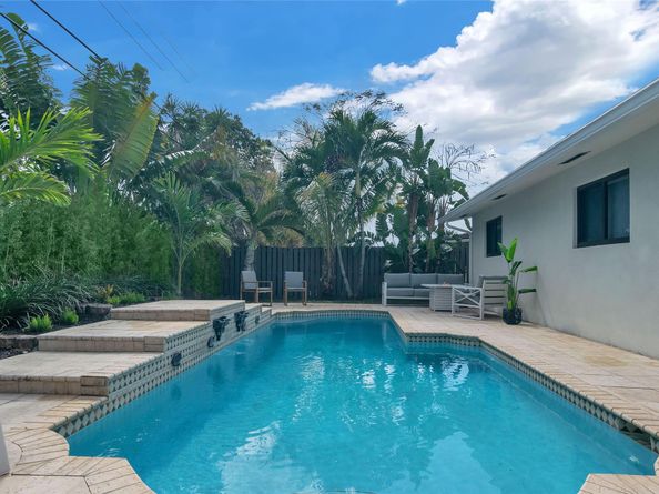 2748 NW 9th Ln, Wilton Manors FL 33311