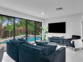 2748 NW 9th Ln, Wilton Manors FL 33311