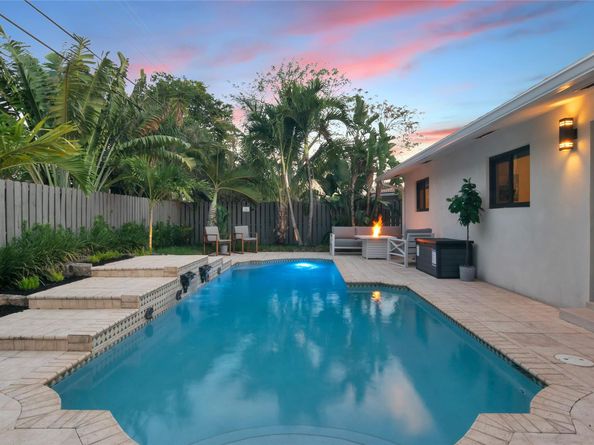 2748 NW 9th Ln, Wilton Manors FL 33311