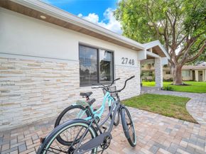 2748 NW 9th Ln, Wilton Manors FL 33311