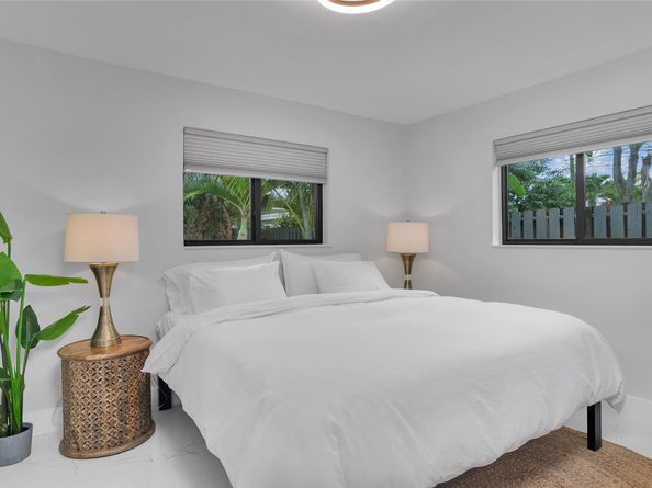 2748 NW 9th Ln, Wilton Manors FL 33311