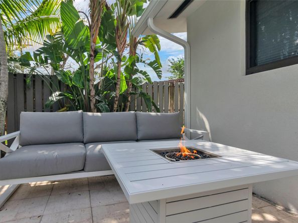 2748 NW 9th Ln, Wilton Manors FL 33311
