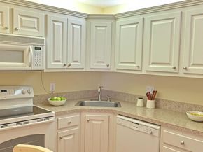 410 Pine Glen Lane D2, Greenacres FL 33463