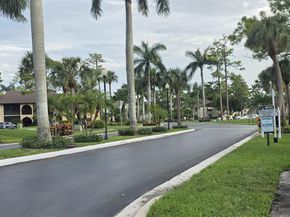 410 Pine Glen Lane D2, Greenacres FL 33463