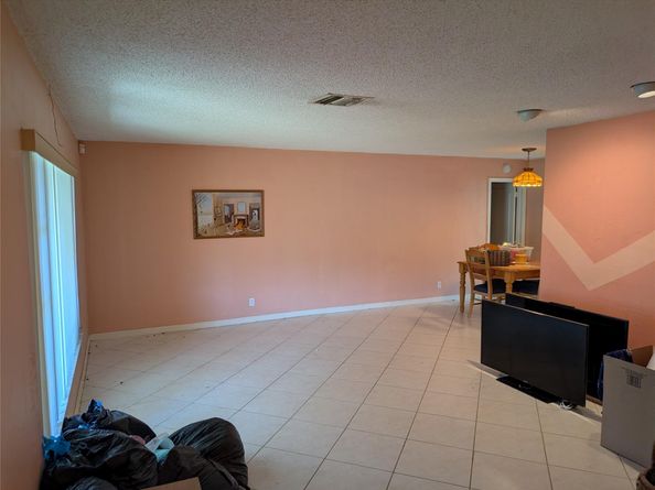 6606 NW 95th Ave, Tamarac FL 33321