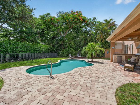 247 Sedona Way, Palm Beach Gardens FL 33418