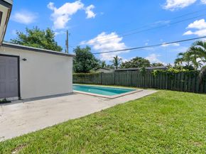 5920 NW 14th Pl, Sunrise FL 33313