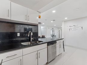 5920 NW 14th Pl, Sunrise FL 33313