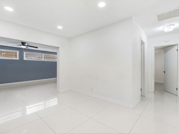 5920 NW 14th Pl, Sunrise FL 33313