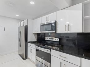 5920 NW 14th Pl, Sunrise FL 33313