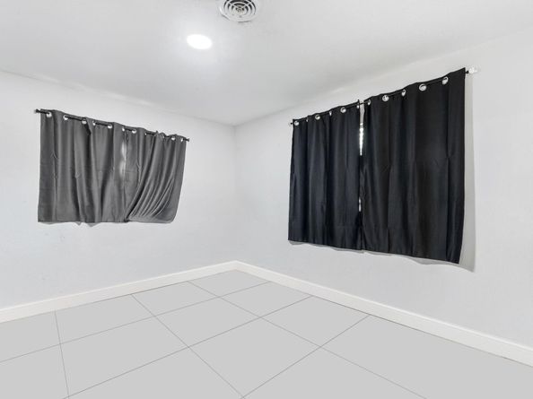 5920 NW 14th Pl, Sunrise FL 33313
