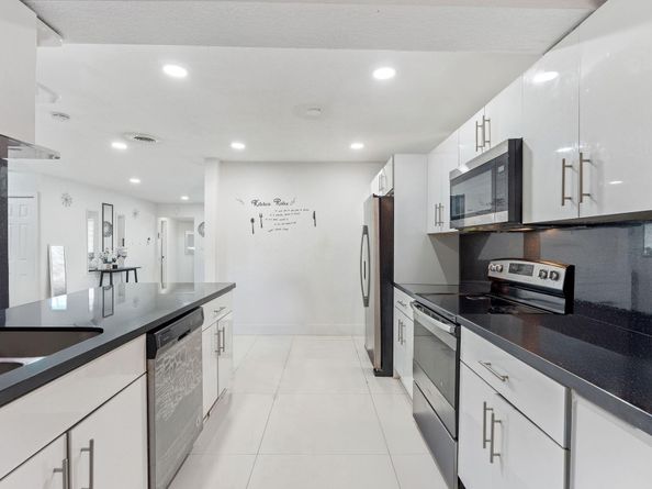 5920 NW 14th Pl, Sunrise FL 33313