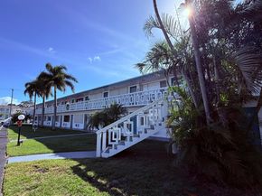 2204 Lake Osborne Drive 5, Lake Worth Beach FL 33461