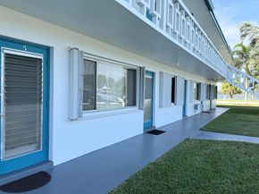 2204 Lake Osborne Drive 5, Lake Worth Beach FL 33461